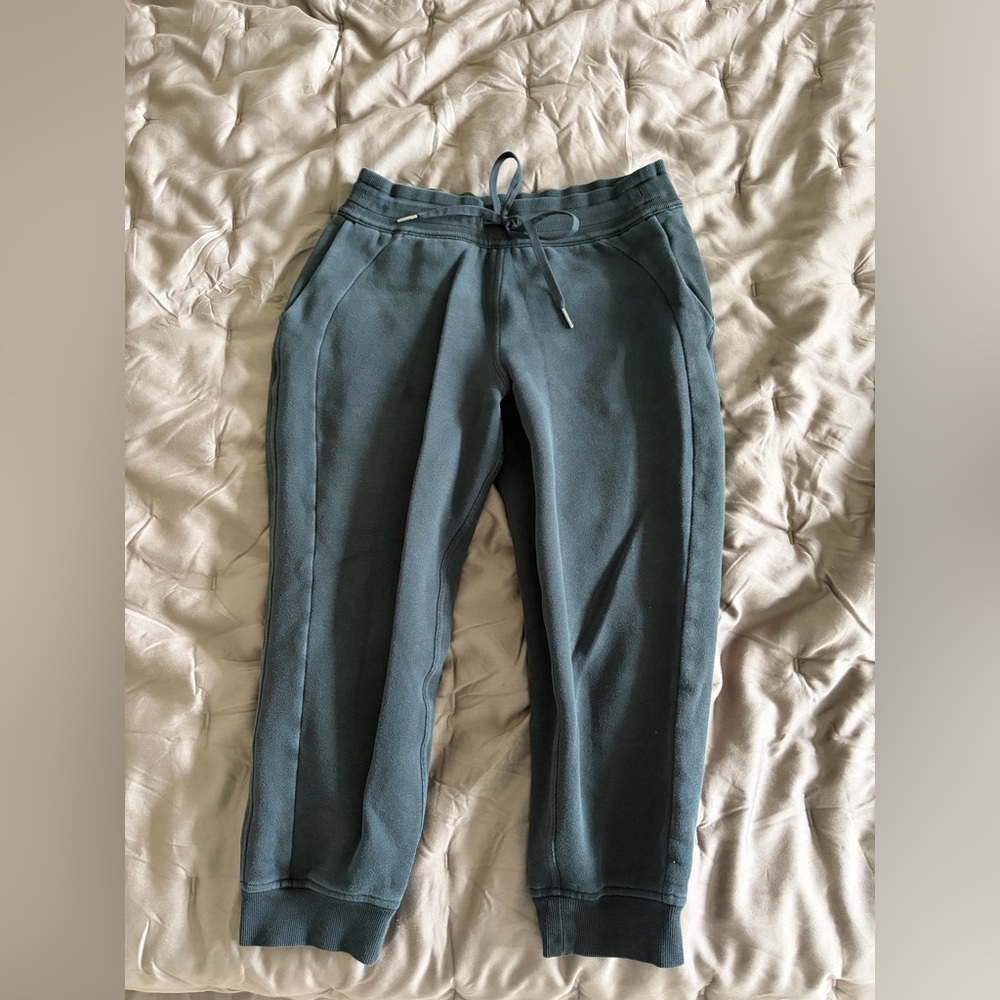 Lululemon Scuba Cropped Jogger